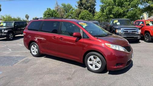 2013 Toyota Sienna LE