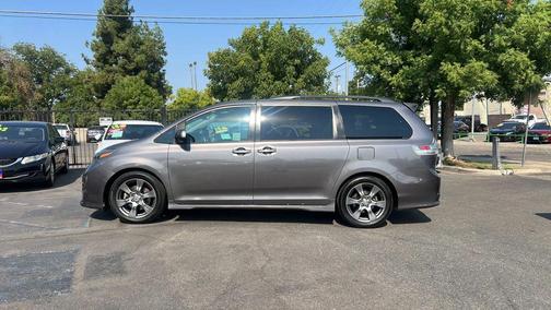 2017 Toyota Sienna SE