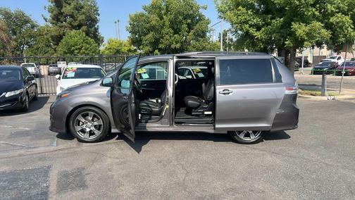 2017 Toyota Sienna SE