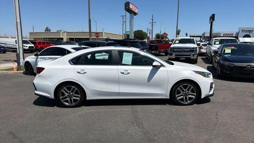White 2021 Kia Forte EX