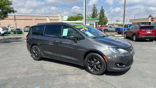 2018 Chrysler Pacifica Touring-L