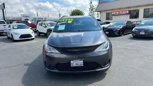 2018 Chrysler Pacifica Touring-L