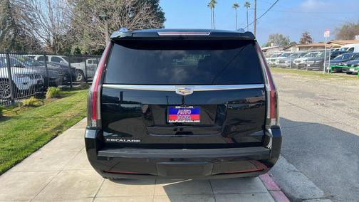 2018 Cadillac Escalade Luxury