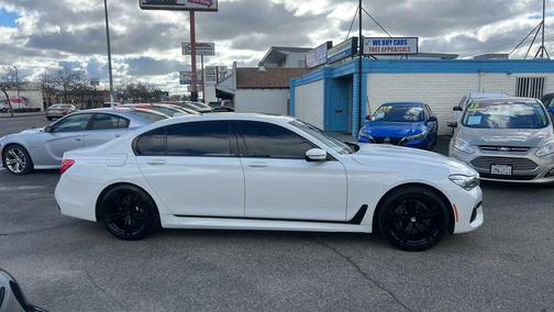 2016 BMW 740 740i Sedan 4D