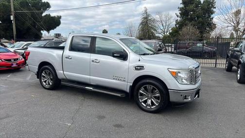 2017 Nissan Titan SV