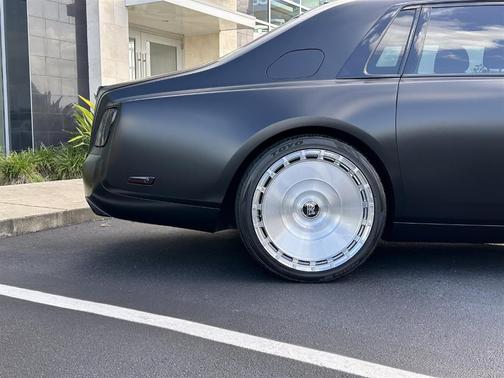 2021 Rolls-Royce Phantom