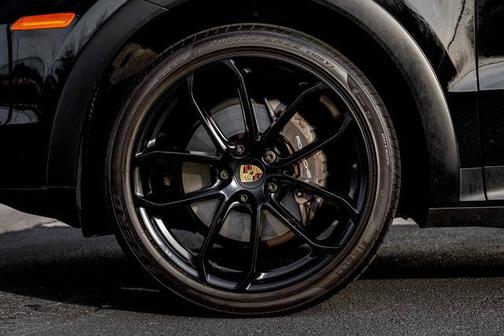2023 Porsche Cayenne 