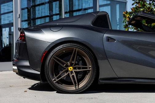 2021 Ferrari 812 GTS Base