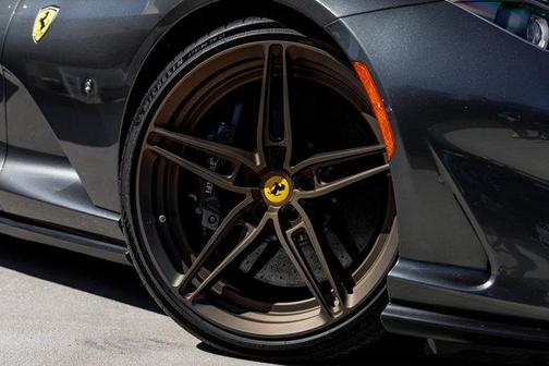 2021 Ferrari 812 GTS Base