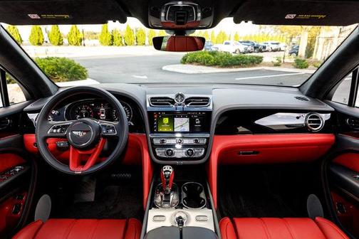 2025 Bentley Bentayga V8