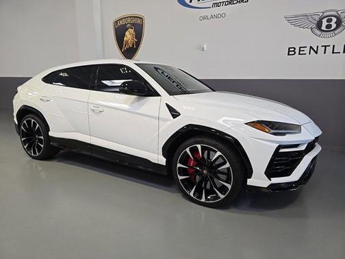 2022 Lamborghini Urus Base