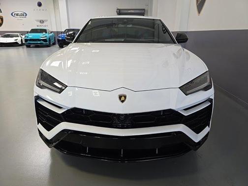 2022 Lamborghini Urus Base