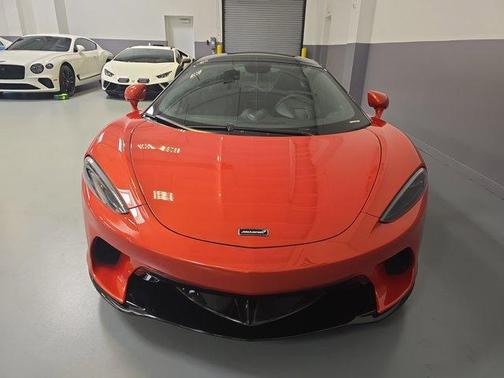 2022 McLaren GT Base