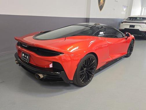 2022 McLaren GT Base