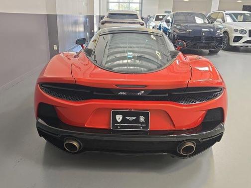 2022 McLaren GT Base