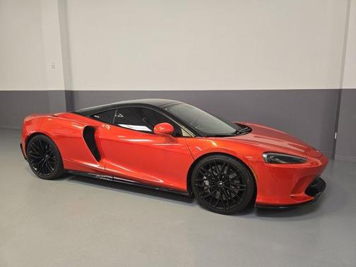 2022 McLaren GT Base