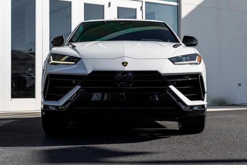 2023 Lamborghini Urus S