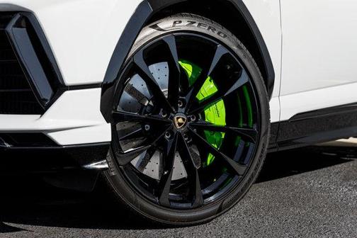 2023 Lamborghini Urus S