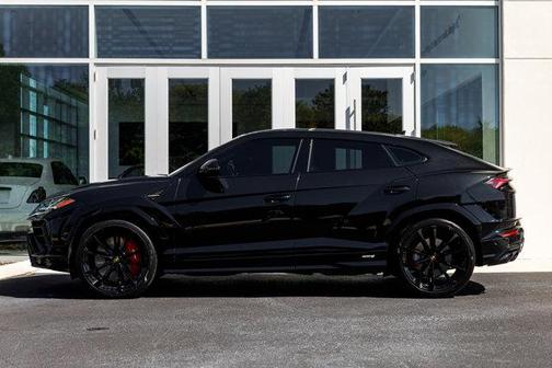 2024 Lamborghini Urus S