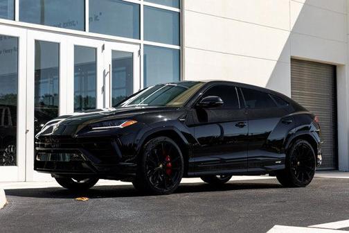 2024 Lamborghini Urus S