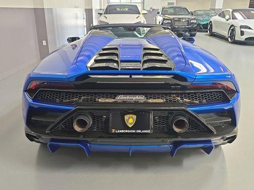 2022 Lamborghini Huracan EVO Base