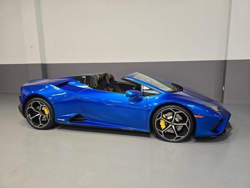 2022 Lamborghini Huracan EVO Base