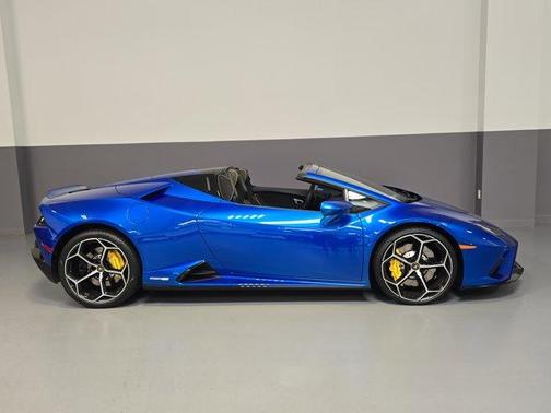 2022 Lamborghini Huracan EVO Base
