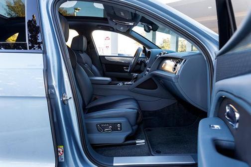 2023 Bentley Bentayga V8