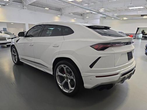 2021 Lamborghini Urus Base