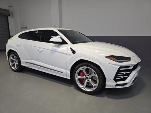 2021 Lamborghini Urus Base