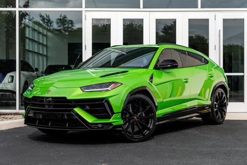 Verde Selvans Metallic 2024 Lamborghini Urus S