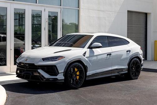 2024 Lamborghini Urus Performante
