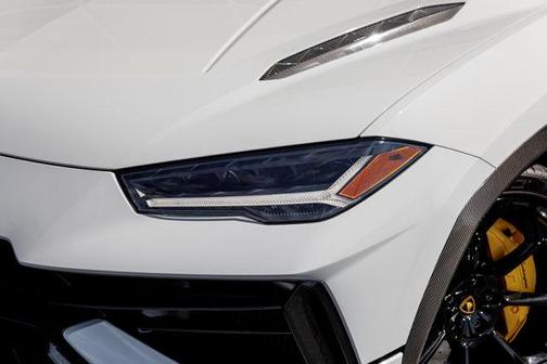 2024 Lamborghini Urus Performante