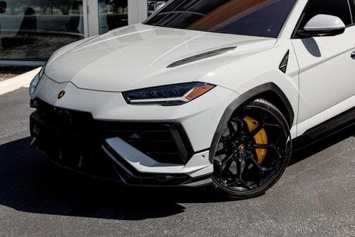 2024 Lamborghini Urus Performante