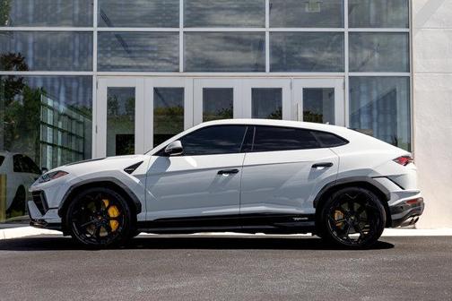2024 Lamborghini Urus Performante