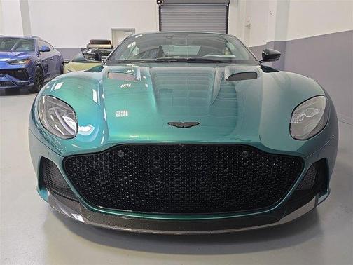 2022 Aston Martin DBS Superleggera