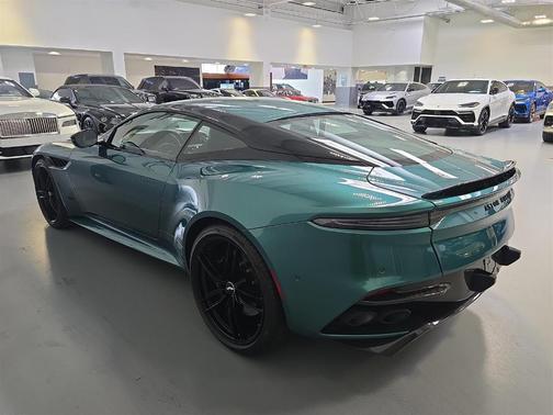 2022 Aston Martin DBS Superleggera