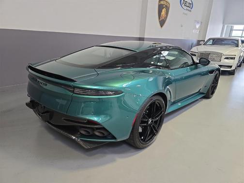 2022 Aston Martin DBS Superleggera