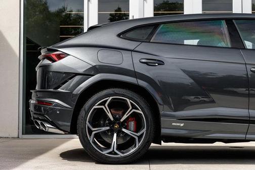 2024 Lamborghini Urus S