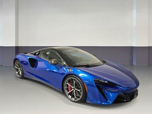 2025 McLaren Artura Performance