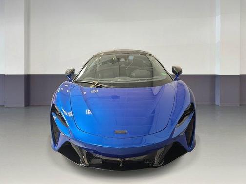 2025 McLaren Artura Performance
