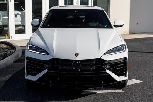 2025 Lamborghini Urus SE