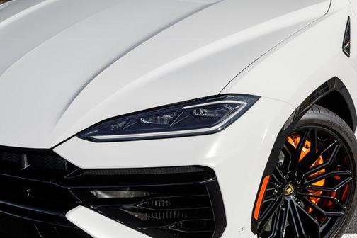 2025 Lamborghini Urus SE