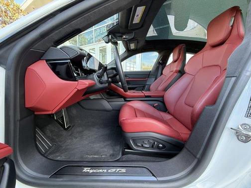 2024 Porsche Taycan GTS