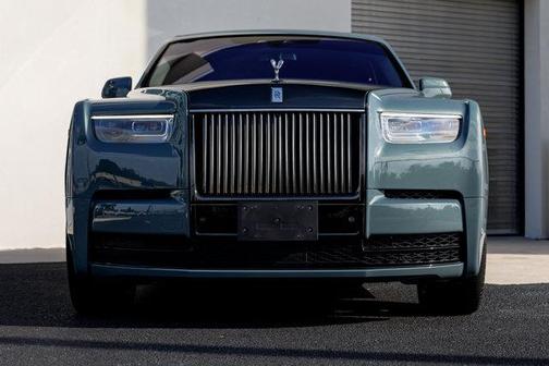 2023 Rolls-Royce Phantom 