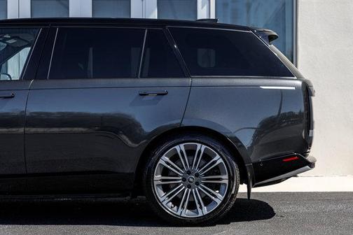 2025 Land Rover Range Rover AUTOBIOGRAPHY