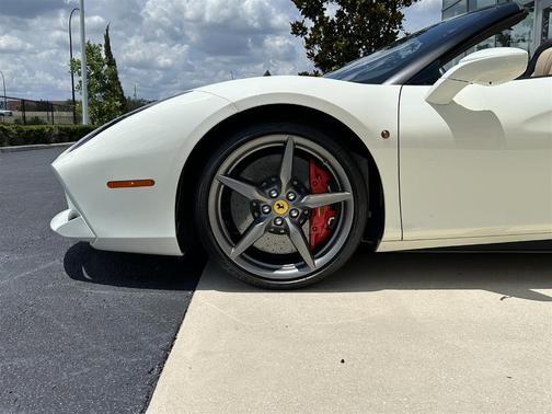 2018 Ferrari 488 Spider Base