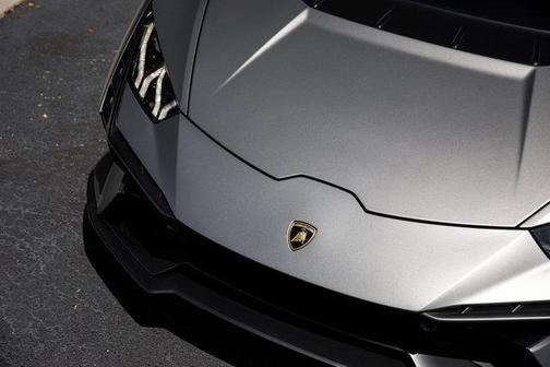 Titanium 2023 Lamborghini Huracan Tecnica Base