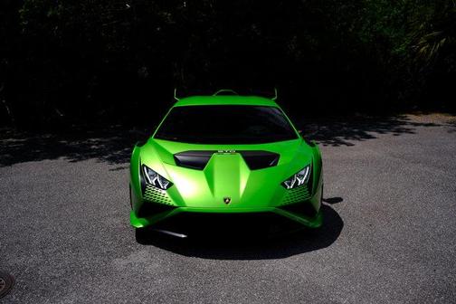 2024 Lamborghini Huracan STO Base
