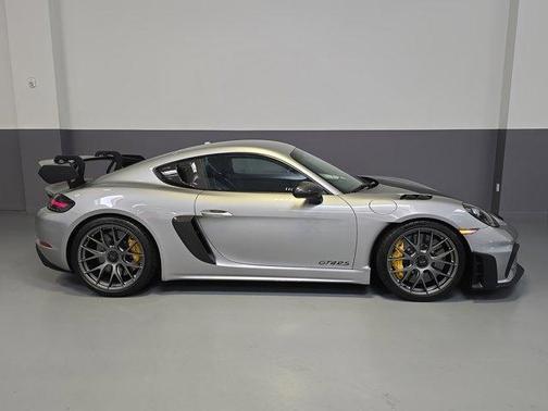 2025 Porsche 718 Cayman GT4 RS